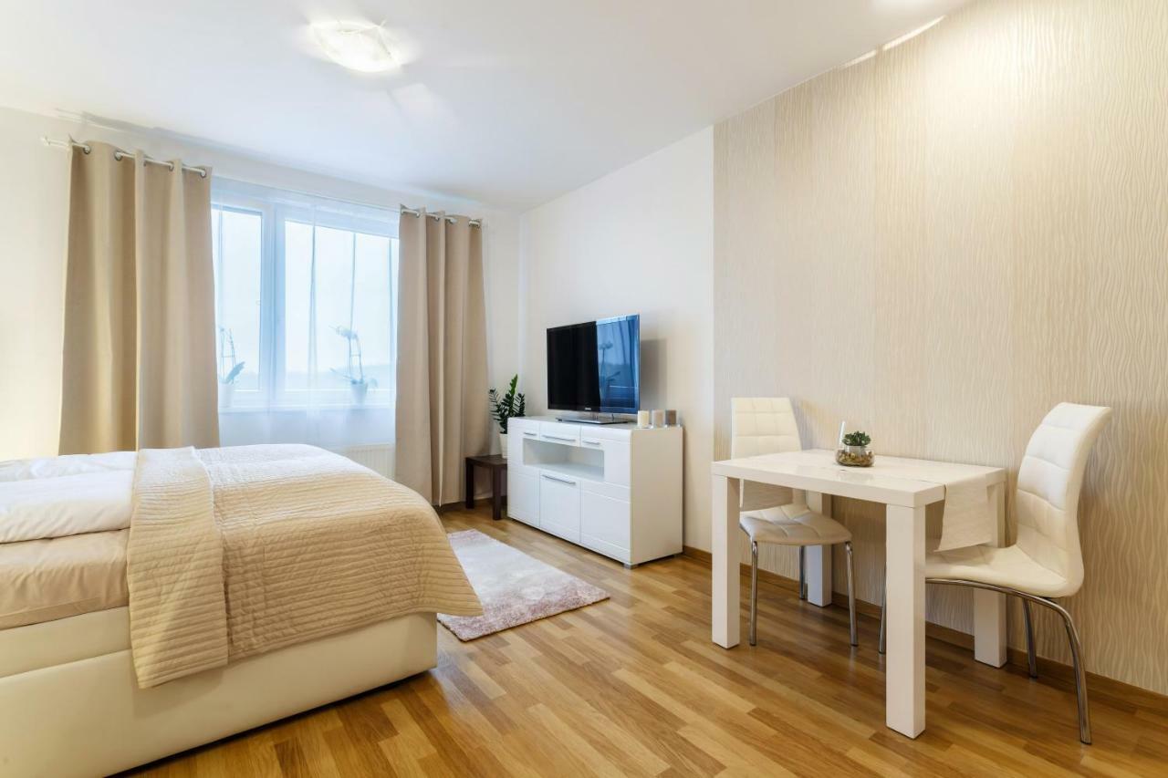 אוסטרבה Golden Apartments Rezidence Nova Karolina מראה חיצוני תמונה